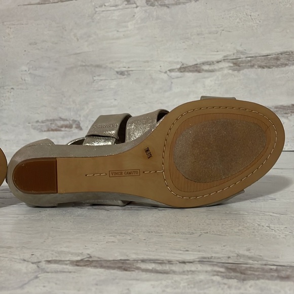 Very gently used Vince Camuto sparkly sandals. Size 7. - Picture 6 of 6